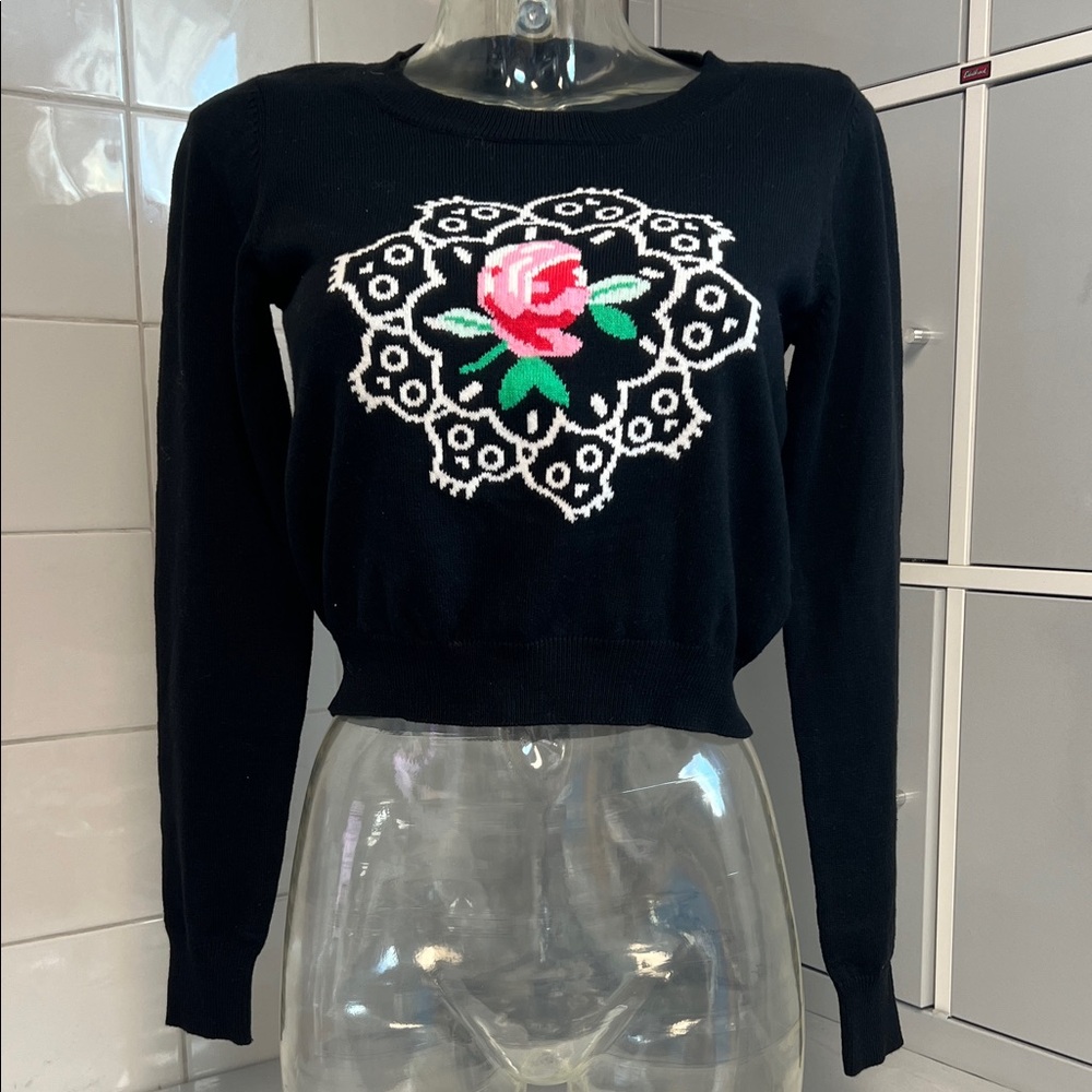 Iron Fist Ring Around The Rosie Cropped Sweater S NWT